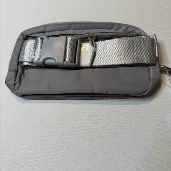 NWT LULULEMON GRAY EVERYWHERE BELT BAG 1L (B) - Picture 6 of 7